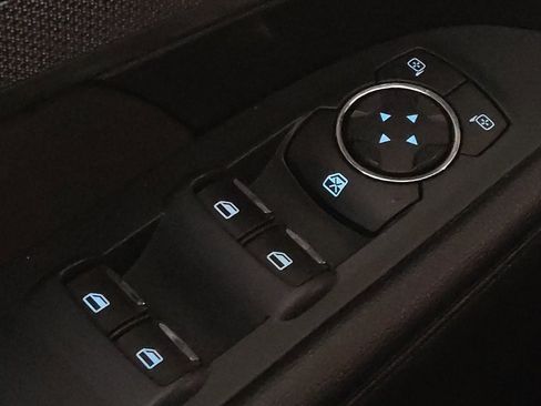 Used 2018 Ford Explorer XLT w/ Equipment Group 202A image 27