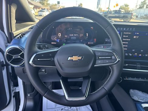 New 2026 Chevrolet Equinox EV LT image 10