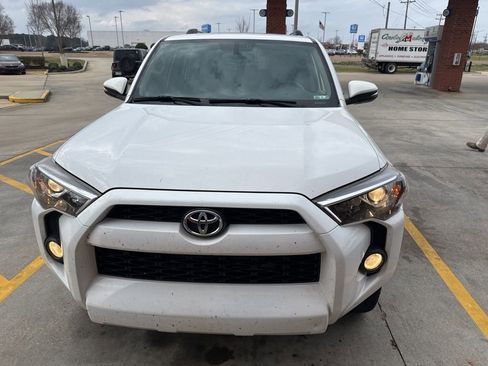 Used 2019 Toyota 4Runner SR5 Premium image 2