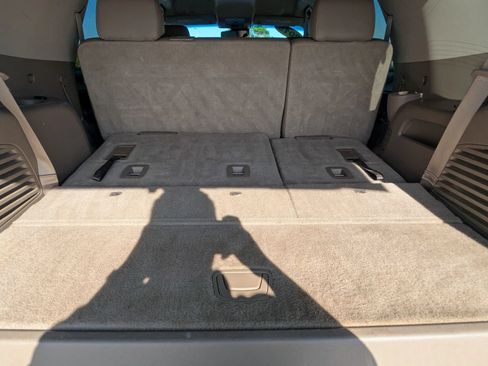 Used 2015 Chevrolet Tahoe LT RWD image 14