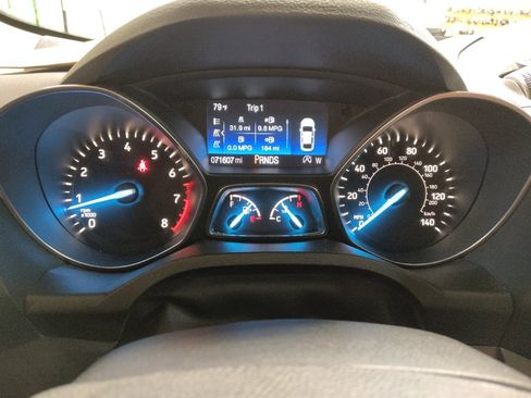 Used 2018 Ford Escape SE w/ SE Sync 3 Package AWD/4WD image 23