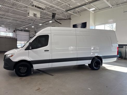 Used 2025 Mercedes-Benz Sprinter 3500 image 1