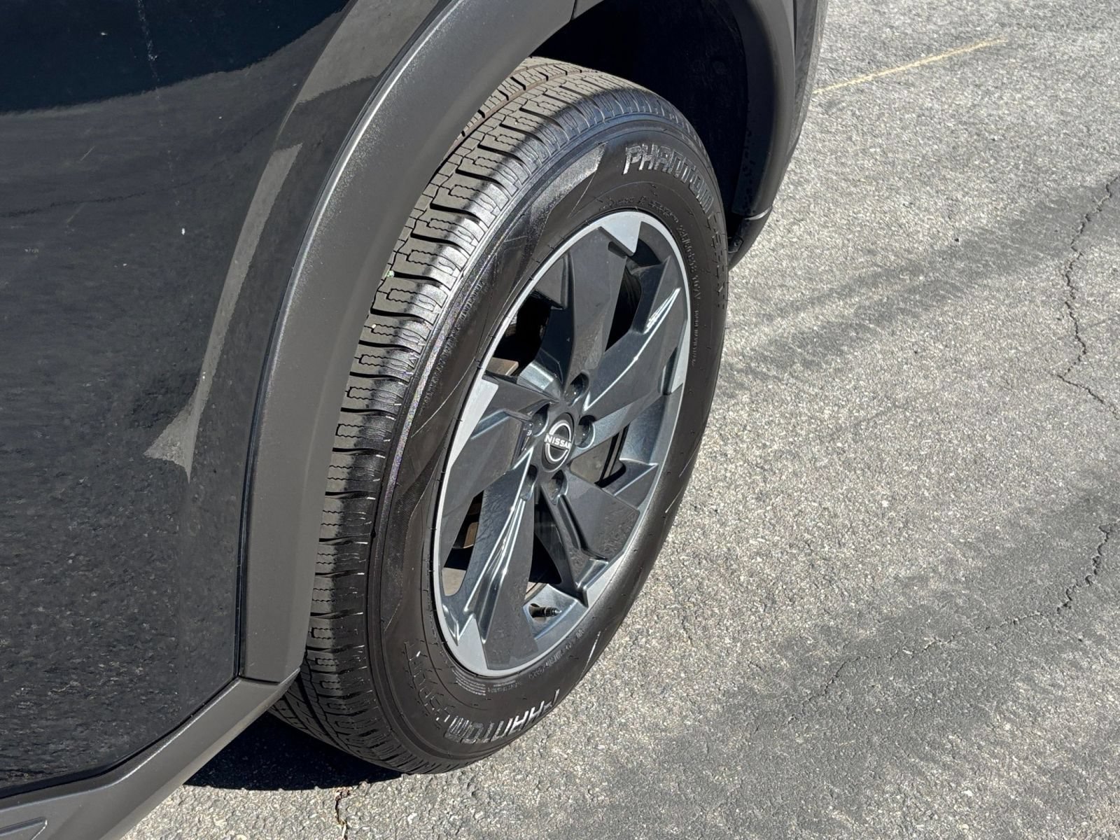 Used 2025 Nissan Rogue SV FWD image 31