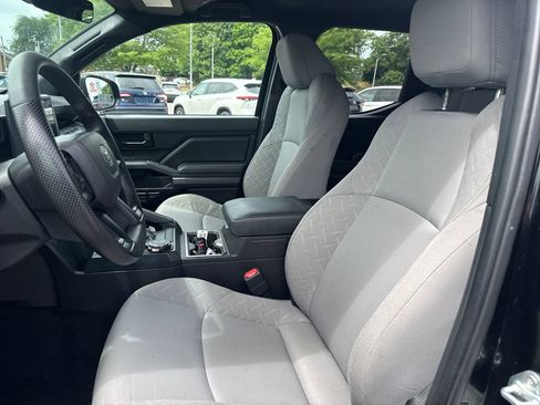 Used 2025 Toyota Tacoma SR5 AWD/4WD image 14