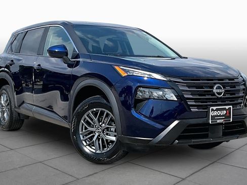Used 2026 Nissan Rogue SV FWD image 3