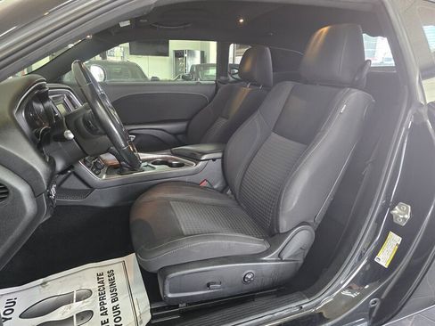 Used 2019 Dodge Challenger SXT w/ Blacktop Package RWD image 9
