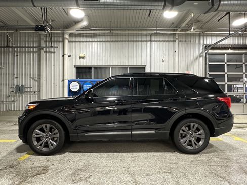 Certified 2023 Ford Explorer XLT w/ Equipment Group 202A image 7