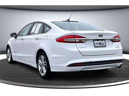 Used 2018 Ford Fusion SE image 12