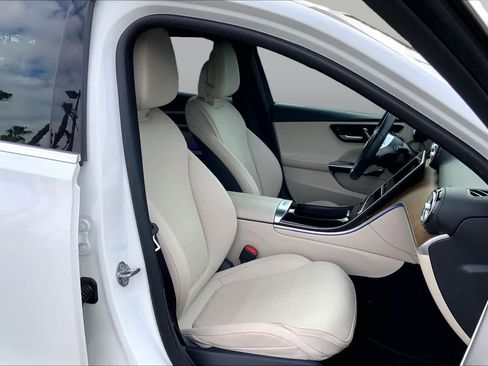 Used 2023 Mercedes-Benz C 300 Sedan image 8