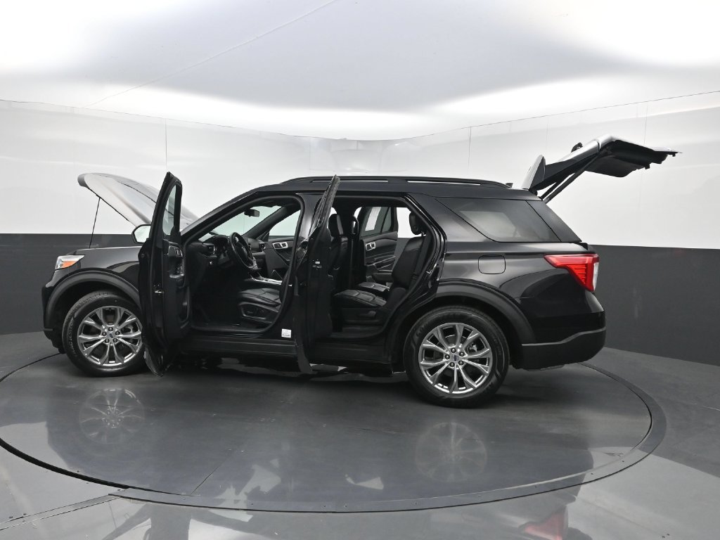 Used 2020 Ford Explorer XLT w/ Equipment Group 202A RWD image 35