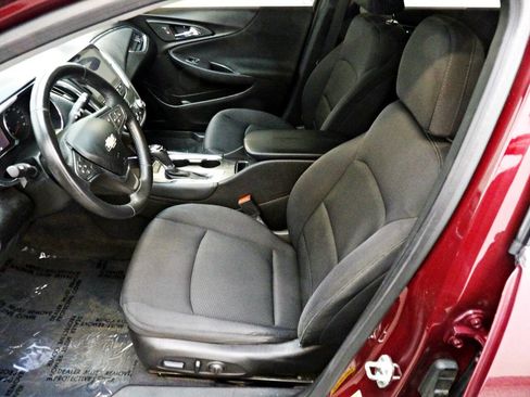 Used 2016 Chevrolet Malibu LT image 8