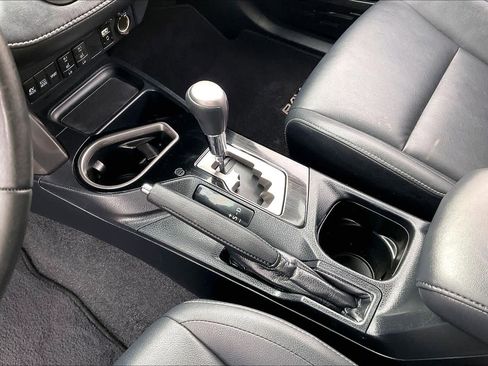 Used 2018 Toyota RAV4 Limited image 16