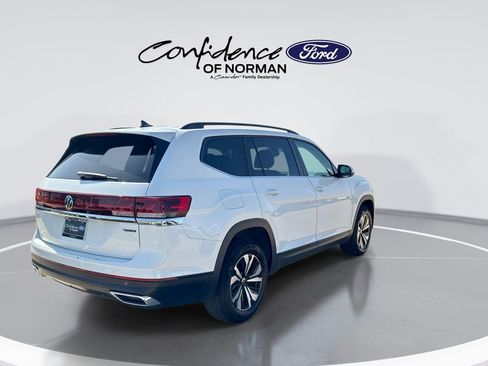 Used 2024 Volkswagen Atlas SE AWD/4WD image 8