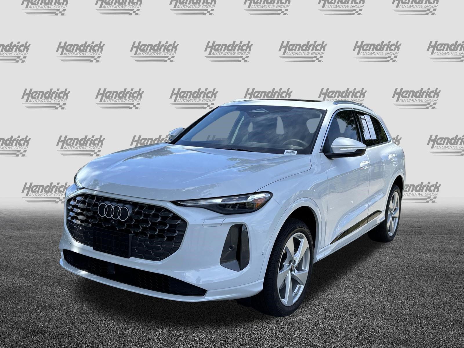 Certified 2025 Audi Q5 Premium AWD/4WD image 5