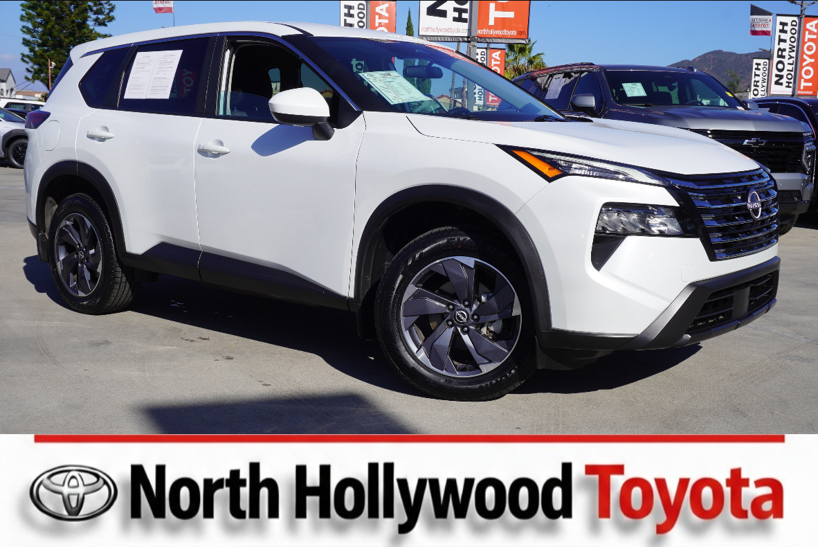 Used 2026 Nissan Rogue SV FWD image 1
