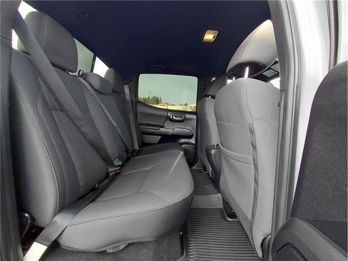 Used 2019 Toyota Tacoma TRD Sport image 14