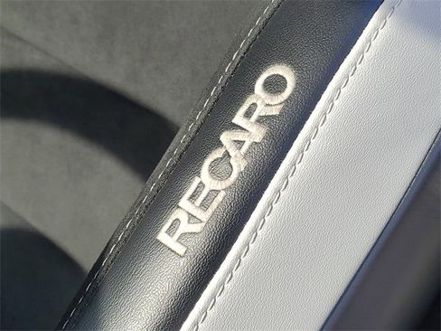 Used 2021 Ford Mustang Shelby GT500 w/ Technology Package image 28