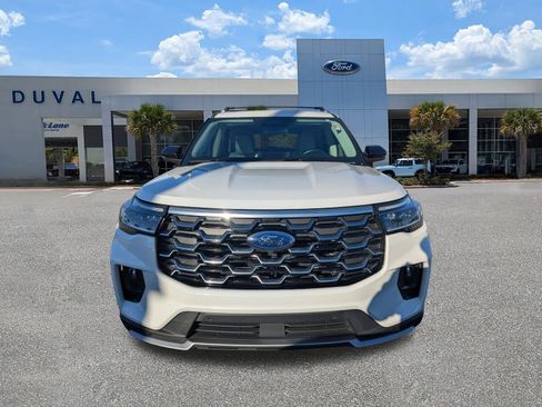 Used 2025 Ford Explorer Platinum w/ Ultimate Package image 9