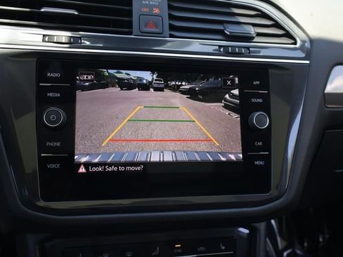 Used 2023 Volkswagen Tiguan SE FWD image 24