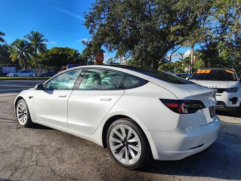 Used 2022 Tesla Model 3 Long Range AWD/4WD image 7