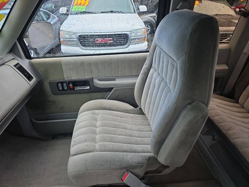 Used 1992 Chevrolet Silverado 3500 4x4 Extended Cab image 12