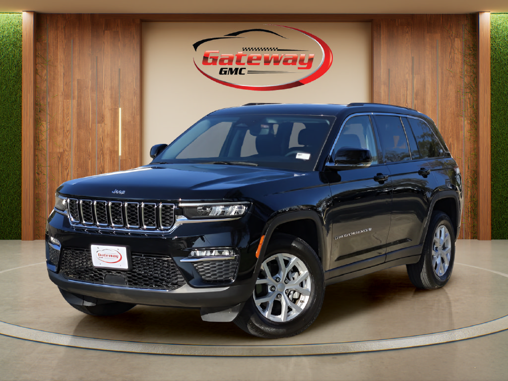 Used 2023 Jeep Grand Cherokee Limited AWD/4WD image 1