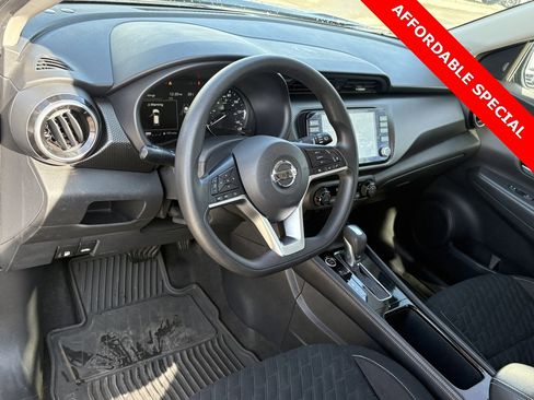 Used 2021 Nissan Kicks SV image 14