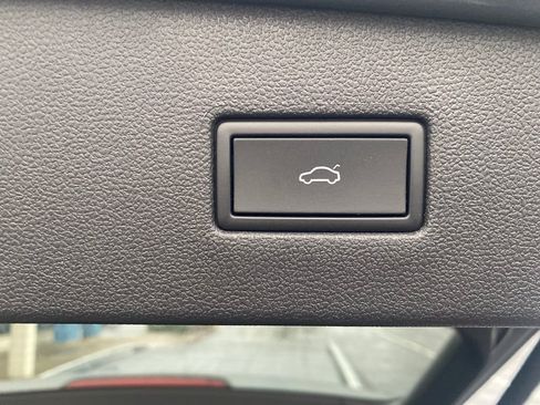 Used 2024 Volkswagen Tiguan Wolfsburg Edition image 24