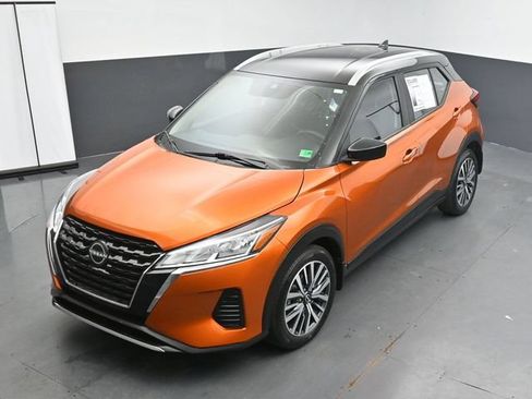Used 2024 Nissan Kicks SV FWD image 16