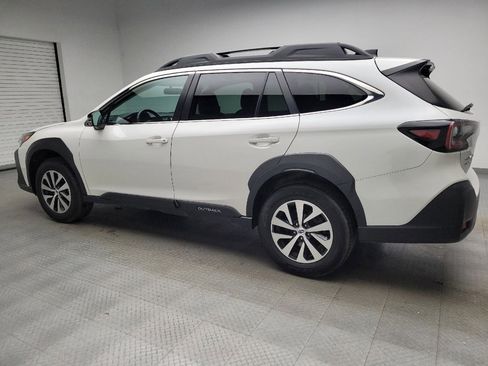 Used 2023 Subaru Outback Premium AWD/4WD image 3
