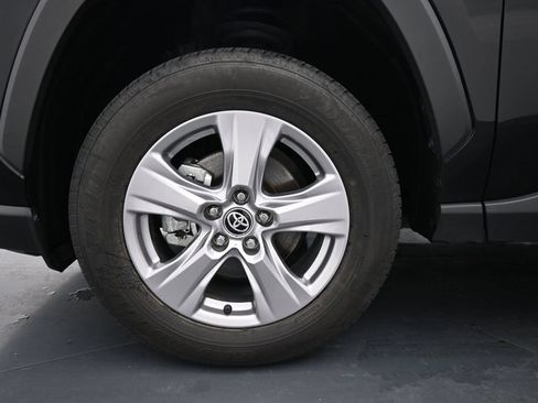 Used 2025 Toyota RAV4 XLE AWD/4WD image 14