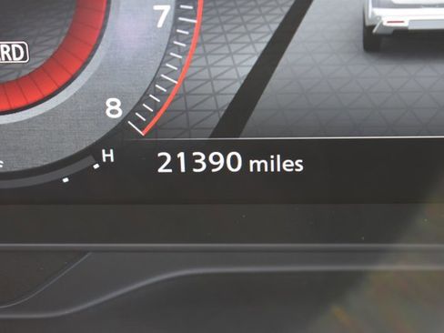 Used 2024 Nissan Pathfinder Platinum w/ Cargo Package image 24