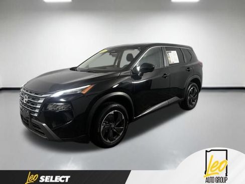Used 2024 Nissan Rogue SV AWD/4WD image 1