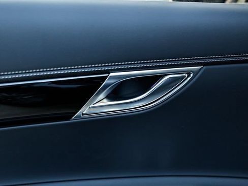 New 2026 Genesis GV80 2.5T RWD image 23