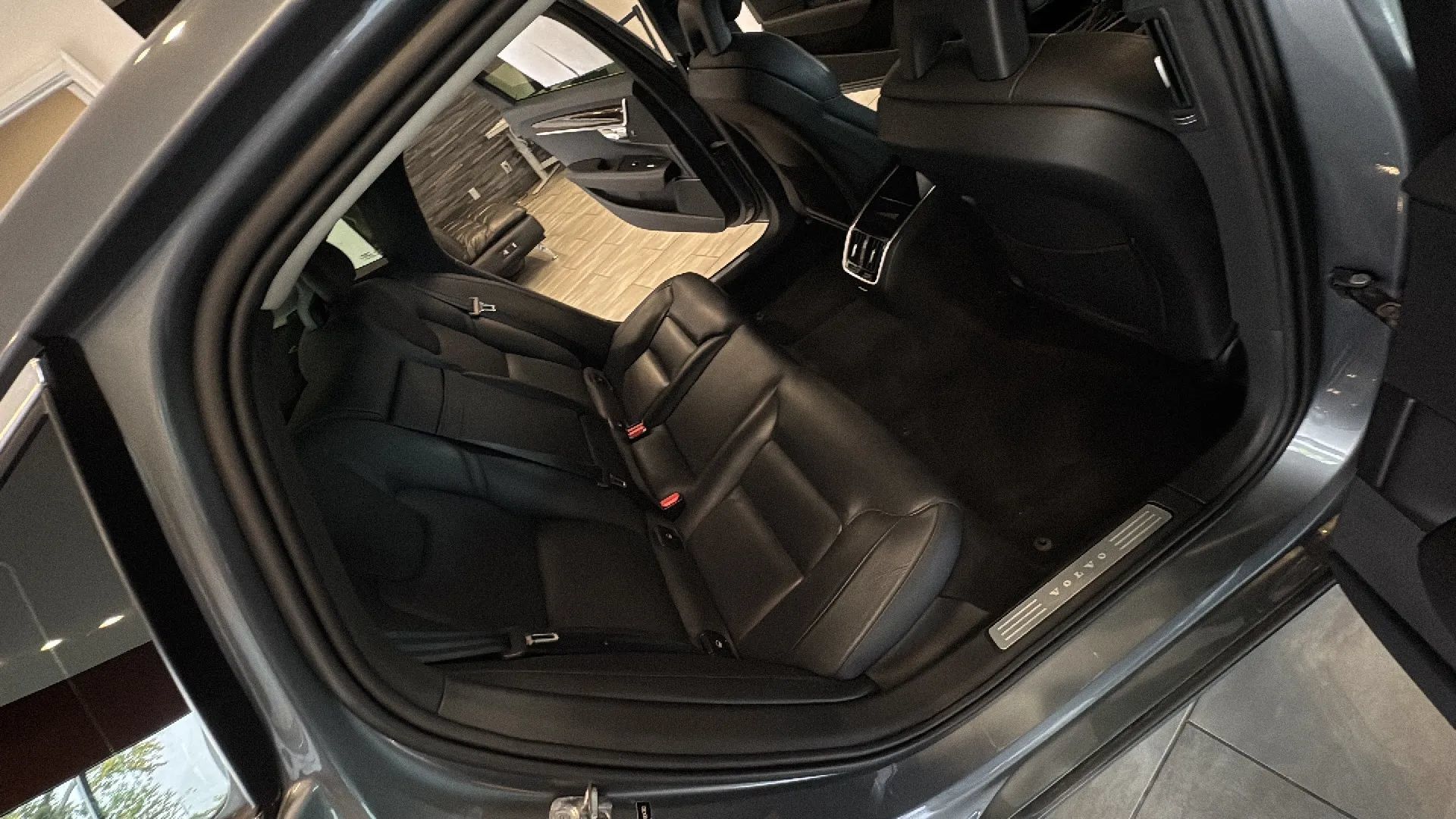 Used 2018 Volvo S90 T6 Momentum AWD/4WD image 32