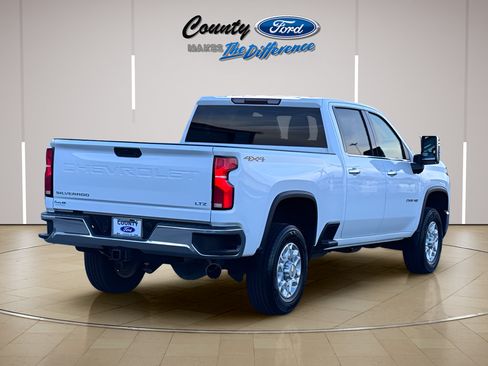 Used 2024 Chevrolet Silverado 2500 LTZ AWD/4WD image 24
