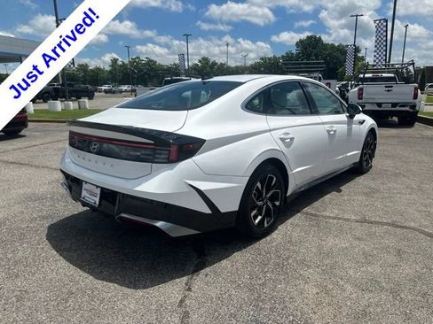 Used 2025 Hyundai Sonata SEL FWD image 3