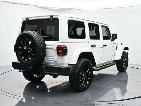 Used 2024 Jeep Wrangler Unlimited Sahara w/ Safety Group image 5