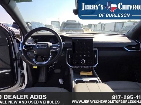 Used 2026 GMC Acadia Elevation w/ Elevation Premium Package FWD image 8