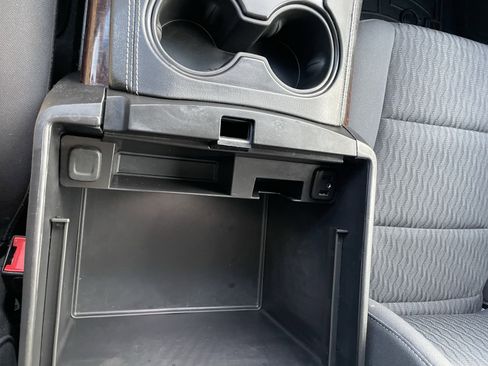 Used 2019 GMC Yukon XL SLE w/ HD Trailering Package image 23