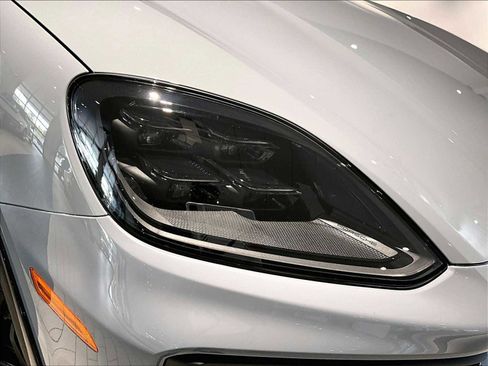 Used 2025 Porsche Cayenne GTS image 15