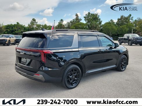 Certified 2025 Kia Carnival SX Prestige FWD image 6