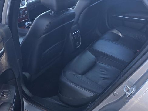 Used 2014 Chrysler 300 RWD image 11