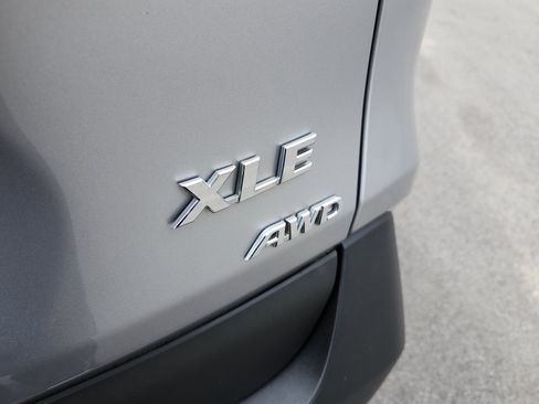 Used 2021 Toyota RAV4 XLE AWD/4WD image 22