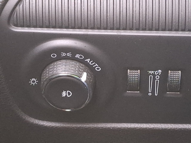 Used 2024 Jeep Wagoneer Series III AWD/4WD image 23