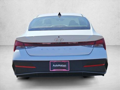 New 2026 Hyundai Elantra SE FWD image 8