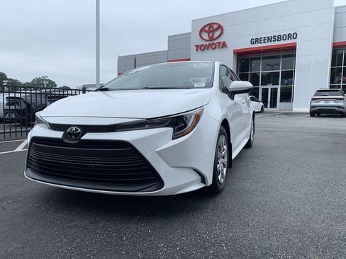 Used 2026 Toyota Corolla LE FWD image 1