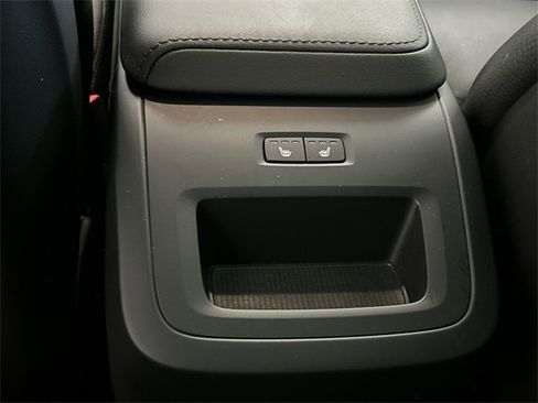 Used 2025 Volvo V60 B5 Cross Country Plus image 26