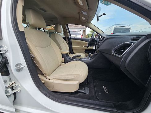 Used 2013 Chrysler 200 LX FWD image 12