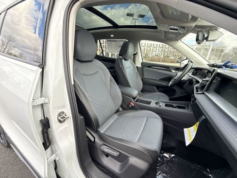 New 2026 Volkswagen Tiguan SE image 23